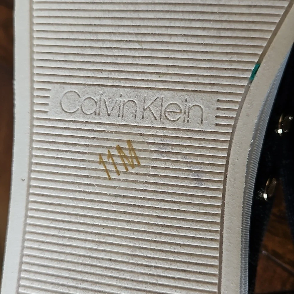Calvin Klein Women's Michaela Low Top Sneakers NWT - Picture 3 of 7